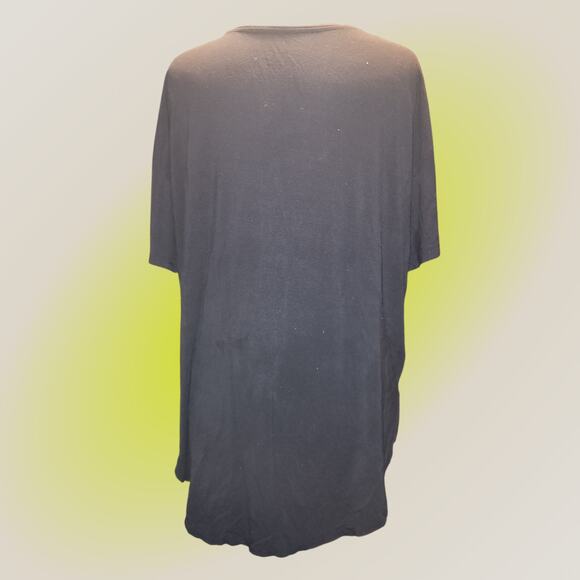 Chic Snake Print Capri Set with Black Oversized Top! - Picture 3 of 9